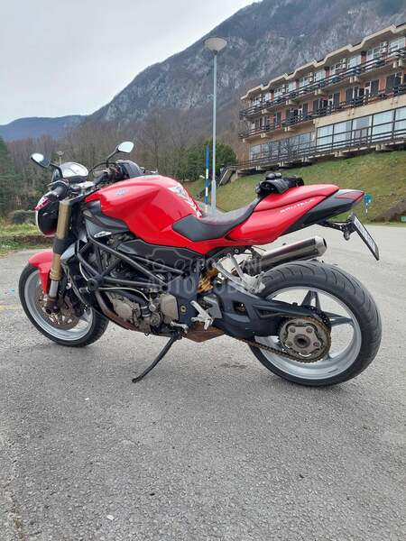 MV Agusta Brutale 910