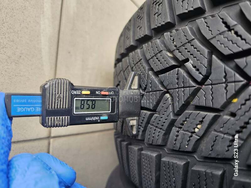 Dunlop 225/45 R17 Zimska