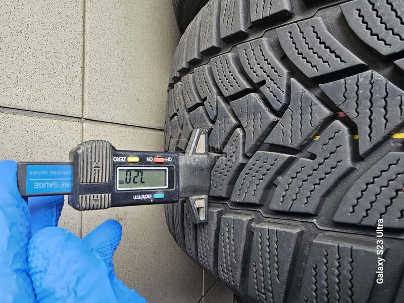 Dunlop 225/45 R17 Zimska