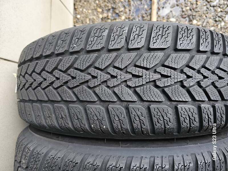Dunlop 185/60 R15 Zimska