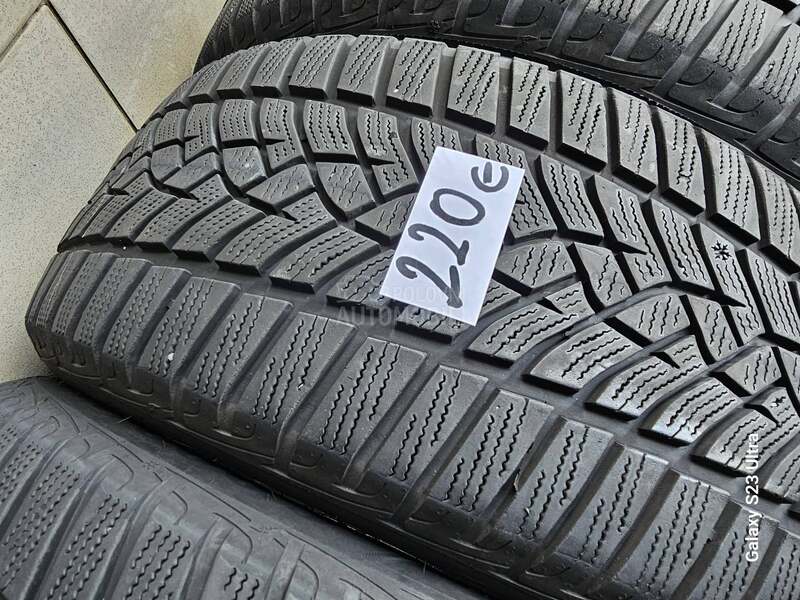 Dunlop 225/45 R17 Zimska