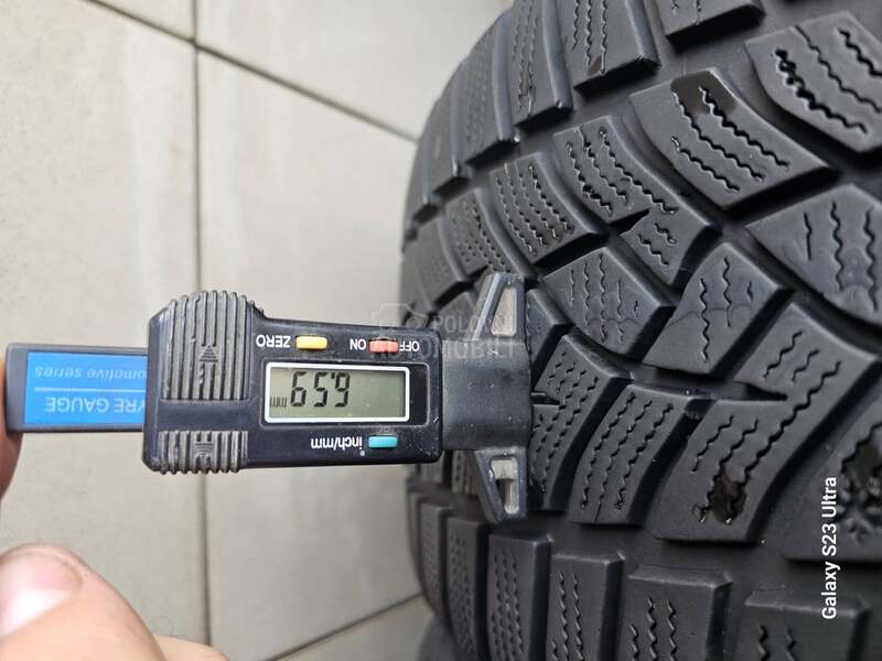 Dunlop 225/45 R17 Zimska