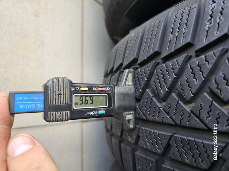 Continental 215/65 R17 Zimska