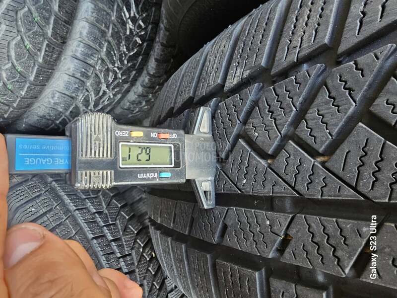 Continental 235/60 R18 Zimska