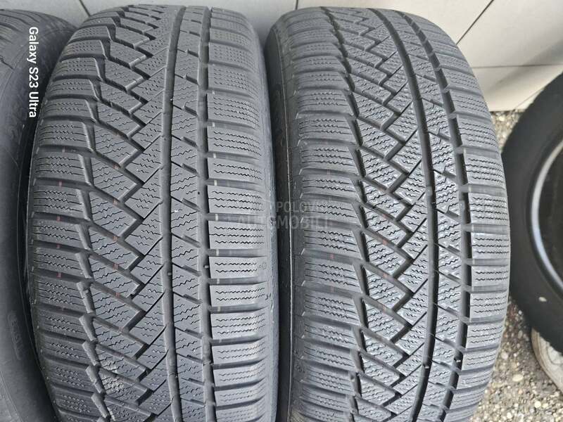Continental 215/55 R17 Zimska