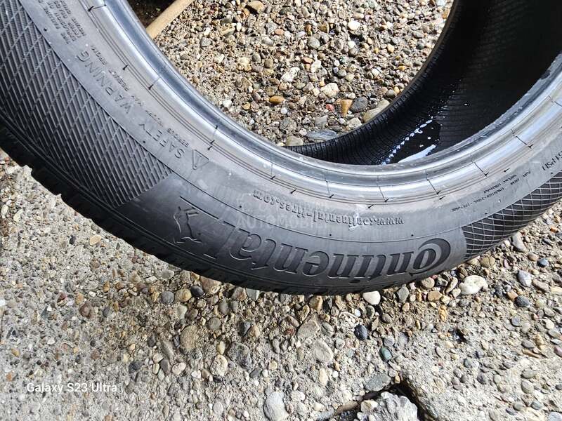 Continental 215/55 R17 Zimska