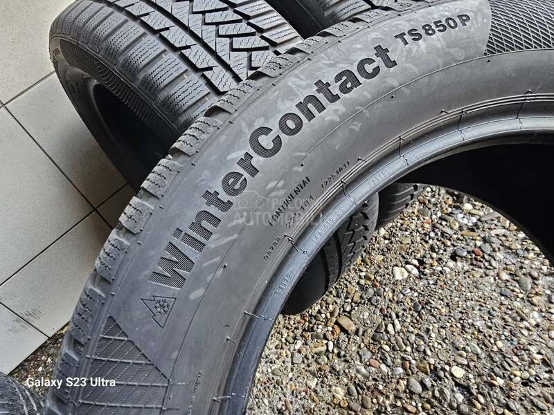 Continental 215/55 R17 Zimska