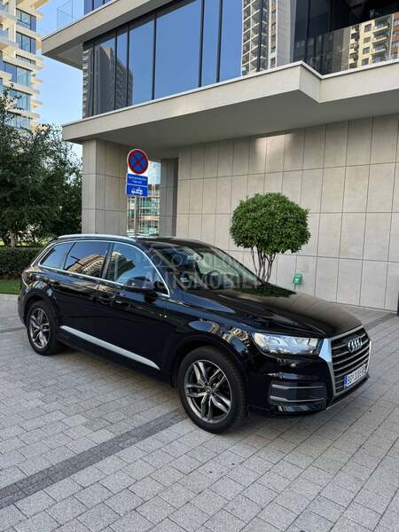 Audi Q7 