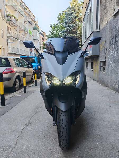 Yamaha T MAX 560