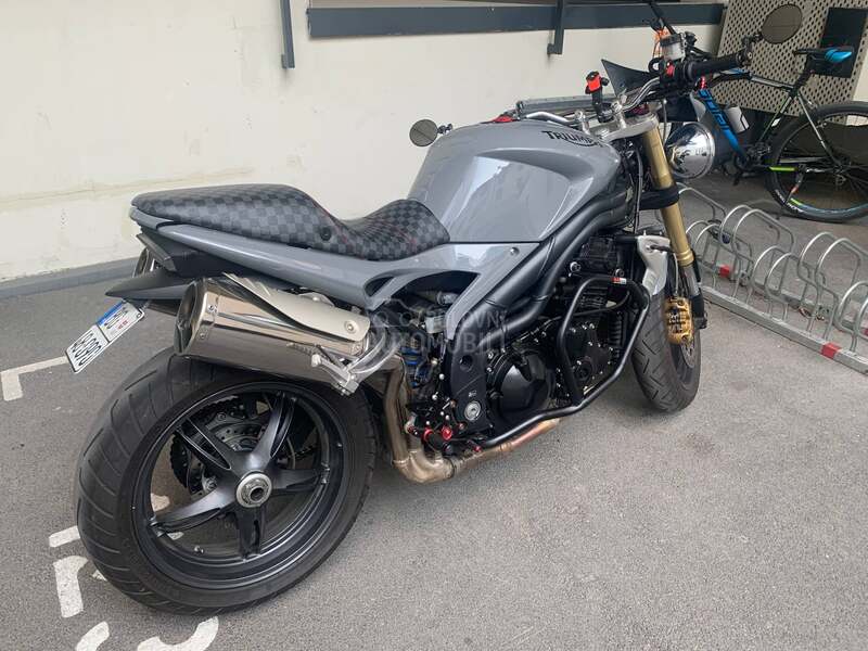 Triumph Speed Triple 1050