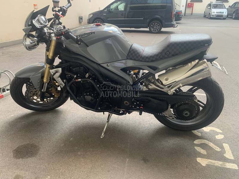 Triumph Speed Triple 1050
