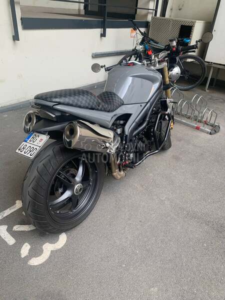Triumph Speed Triple 1050
