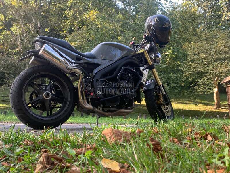Triumph Speed Triple 1050