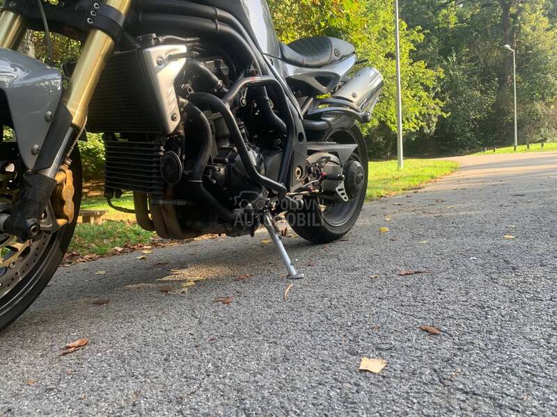 Triumph Speed Triple 1050