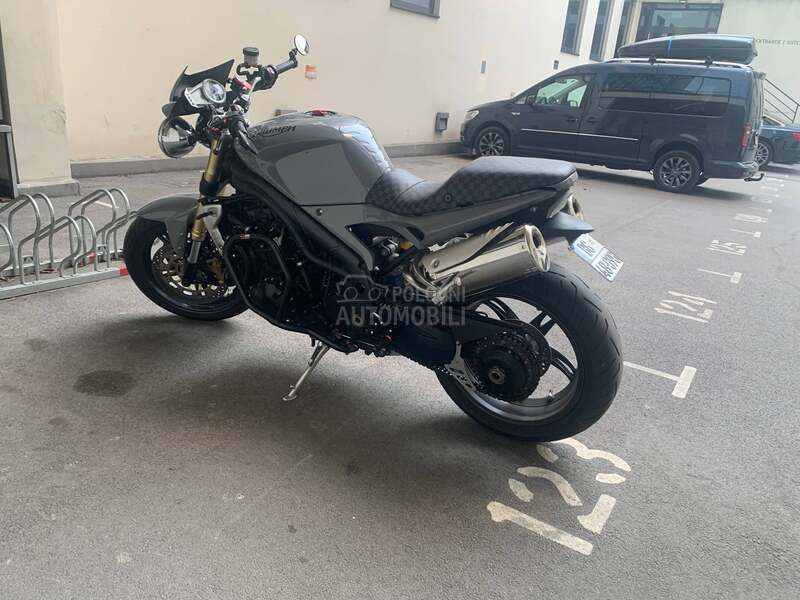 Triumph Speed Triple 1050