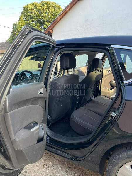 Opel Astra J 