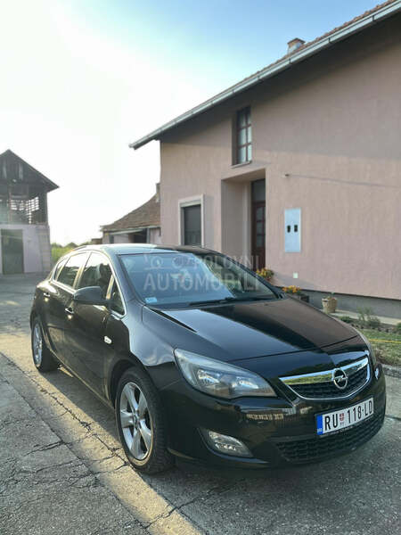 Opel Astra J 