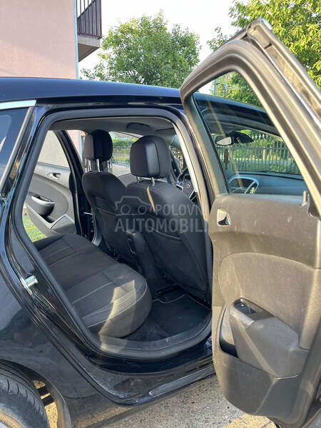 Opel Astra J 