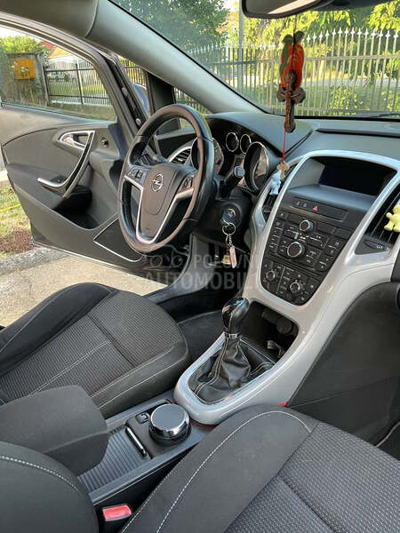 Opel Astra J 