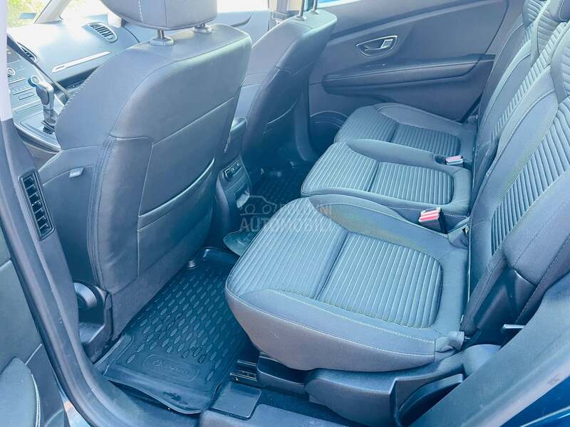 Renault Grand Scenic Paris edition