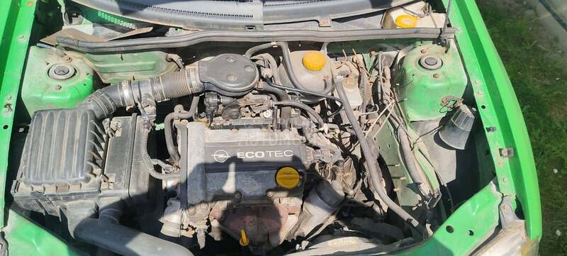 Opel Corsa B 1.0