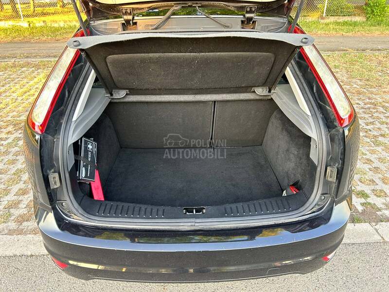 Ford Focus 1.6 B E N Z I N