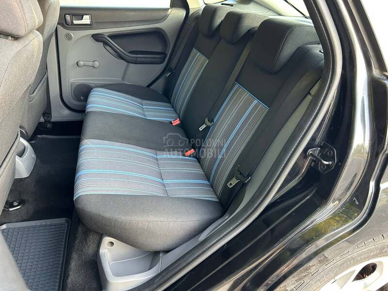 Ford Focus 1.6 B E N Z I N