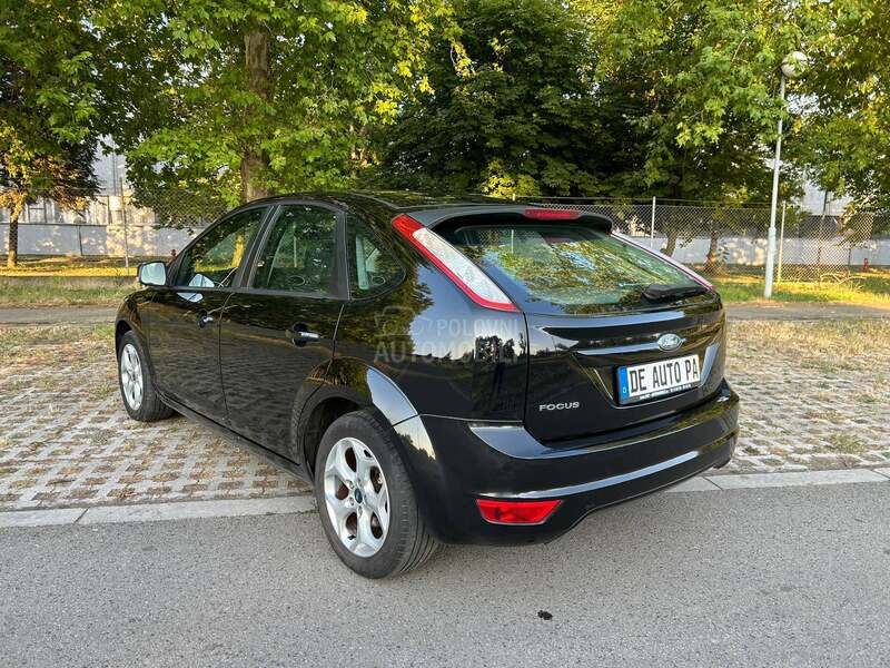 Ford Focus 1.6 B E N Z I N