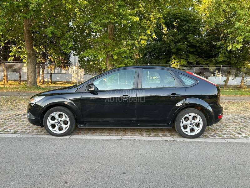 Ford Focus 1.6 B E N Z I N