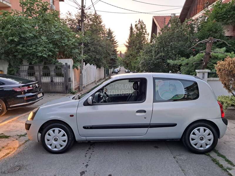 Renault Clio 1.2 8v