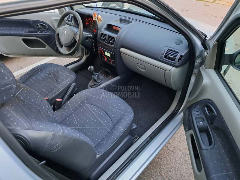 Renault Clio 1.2 8v
