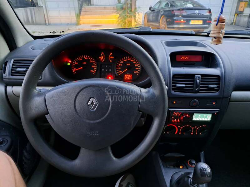 Renault Clio 1.2 8v