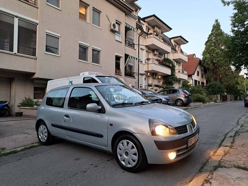 Renault Clio 1.2 8v