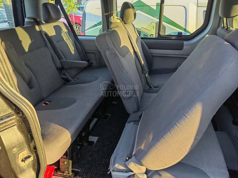 Opel Vivaro 2.5 CDTI