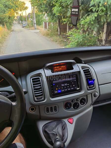 Opel Vivaro 2.5 CDTI
