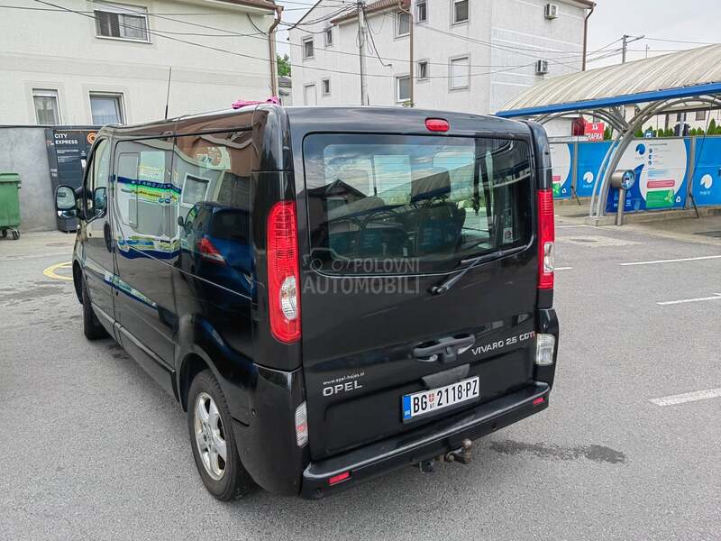 Opel Vivaro 2.5 CDTI