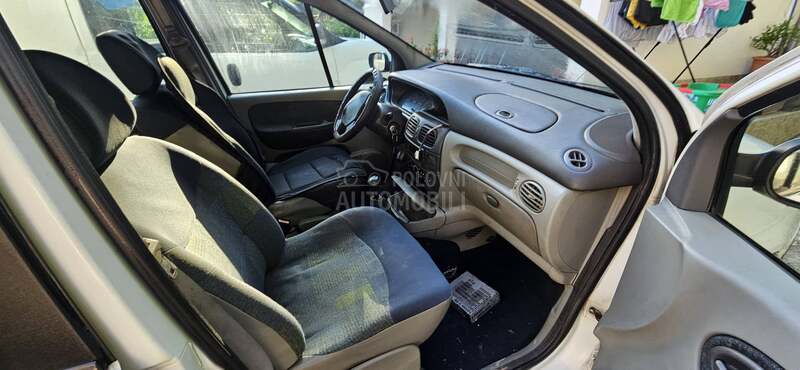 Renault Scenic 1.4