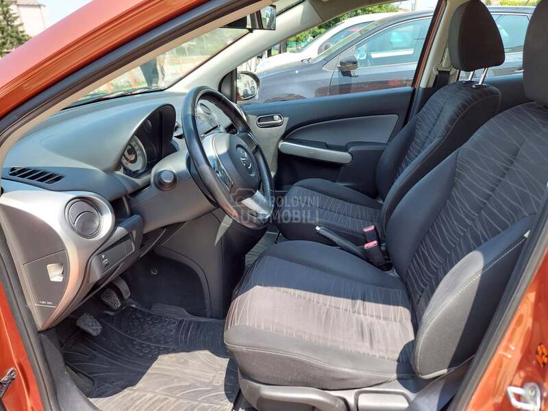 Mazda 2 