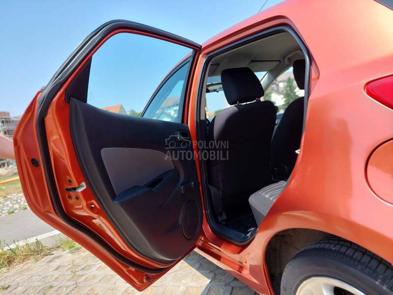 Mazda 2 