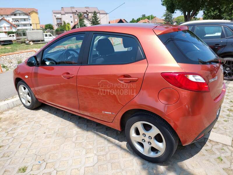 Mazda 2 