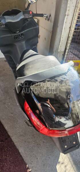 Delovi Piaggio X8 200cc