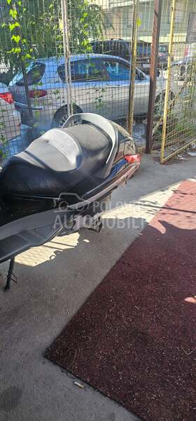 Delovi Piaggio X8 200cc