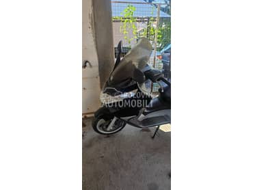 Delovi Piaggio X8 200cc