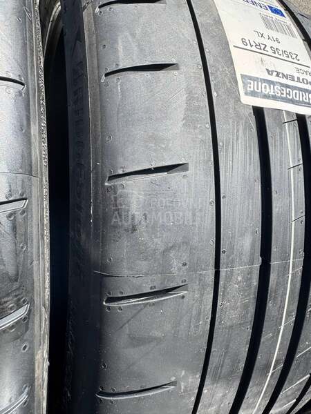 Bridgestone 235/35 R19 Letnja