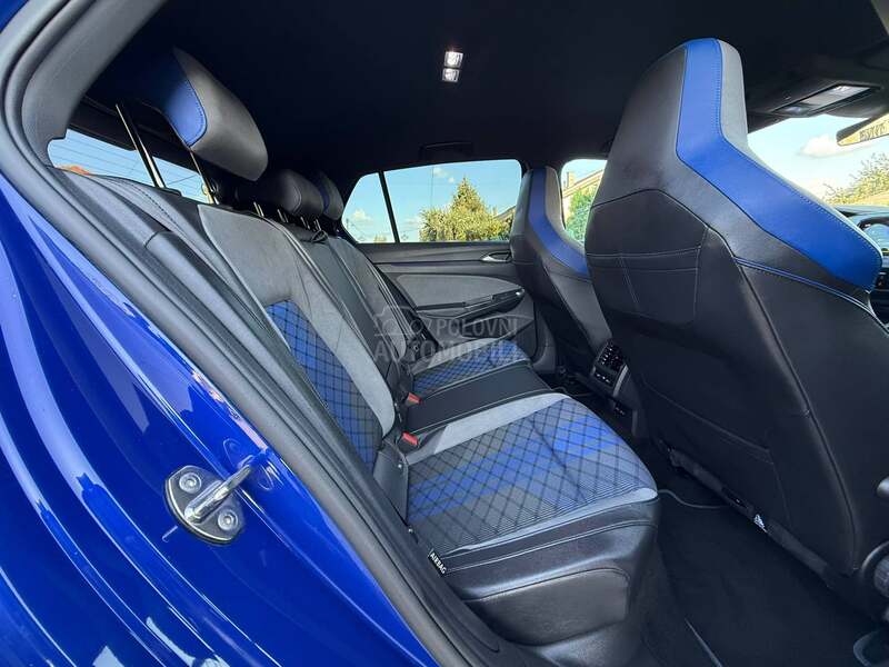 Volkswagen Golf 8 R/AKRAPOVIC/IQ/VIRT