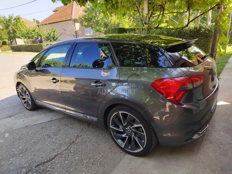 DS 5 