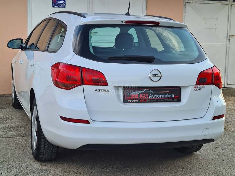 Opel Astra J 1.7cdti ENJOY