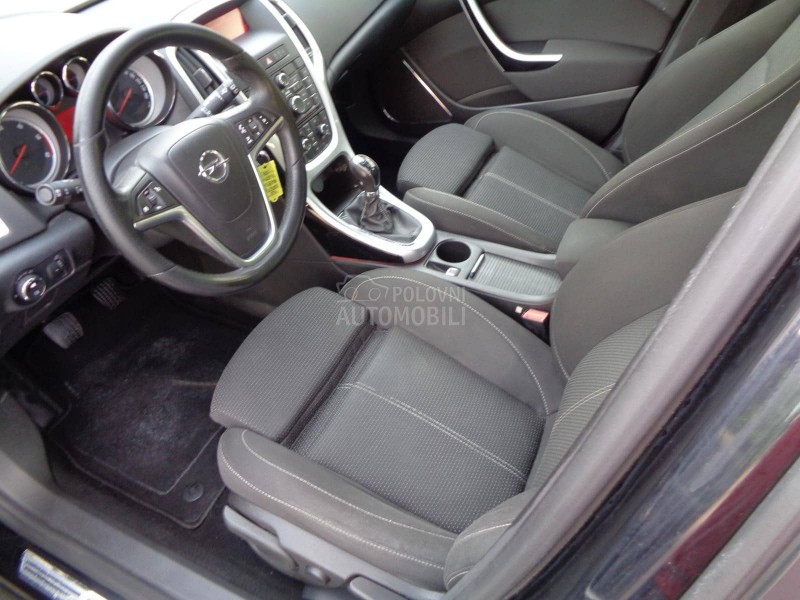 Opel Astra J 2.0d 2011. god. -  kompletan auto u delovima