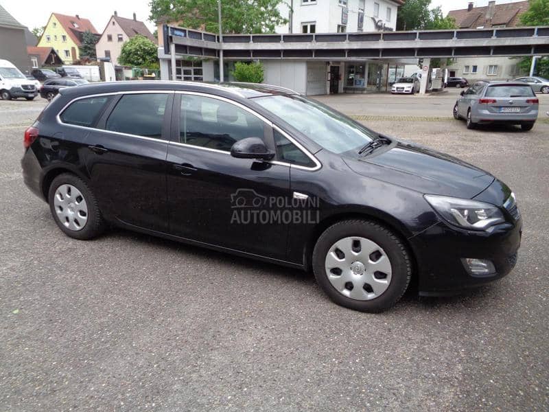 Opel Astra J 2.0d 2011. god. -  kompletan auto u delovima