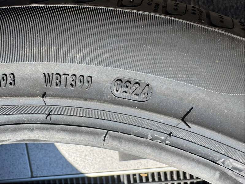 Pirelli 235/45 R18 Letnja